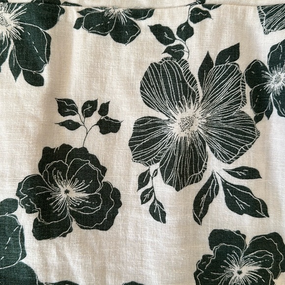 Abercrombie one shoulder linen mini dress. XS. Hawaiian floral, cream/dark green - Picture 3 of 7